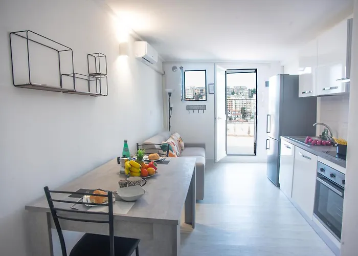 Sea View Historic Center - Happy Apartamento